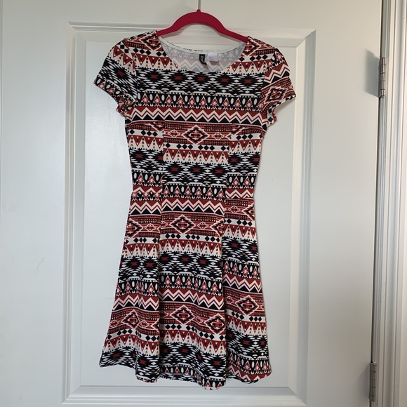H&M Tribal Aztec Dress - Picture 2 of 6